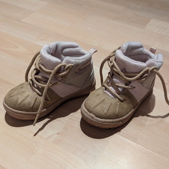 OshKosh Infant Girl Hiking-Inspired Shoes - Brown & Pink, Size 7M - Picture 2 of 5